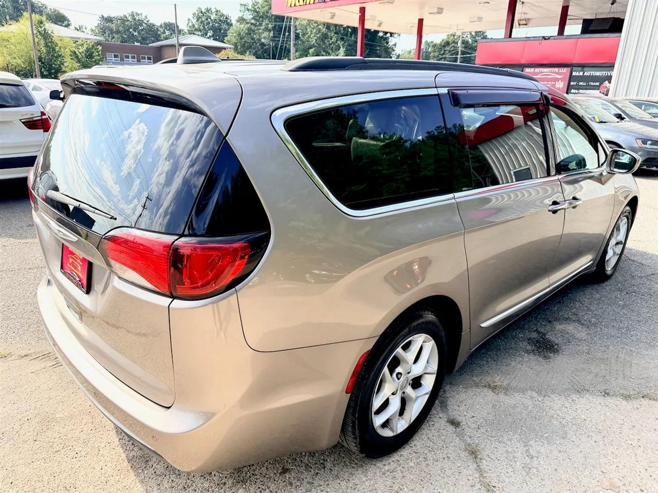 Chrysler Pacifica Touring-L 2017