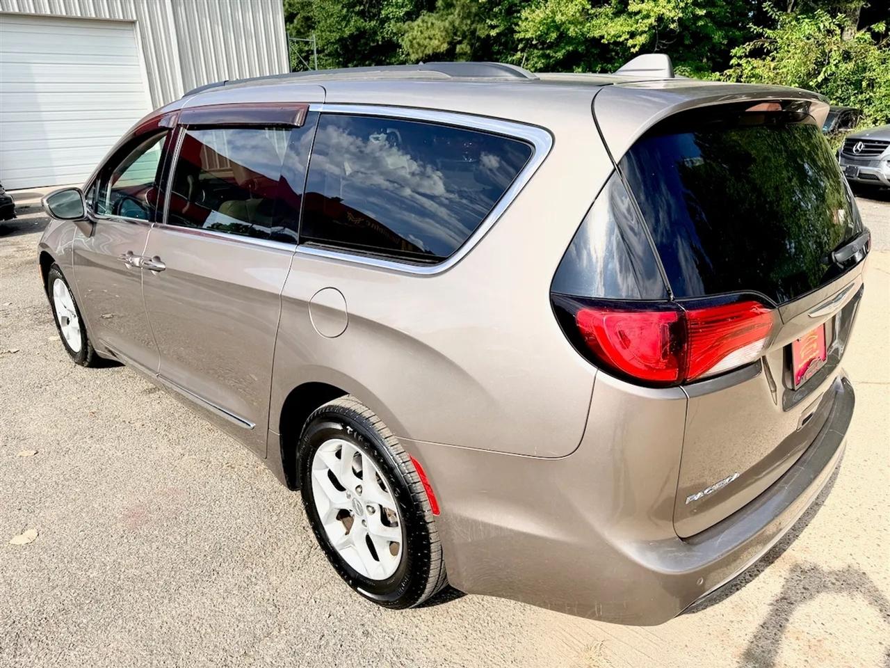 Chrysler Pacifica Touring-L 2017