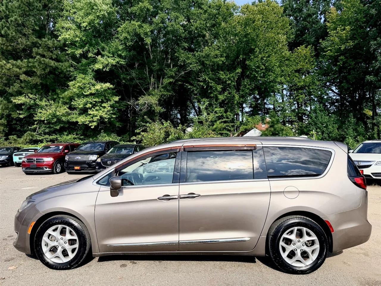 Chrysler Pacifica Touring-L 2017