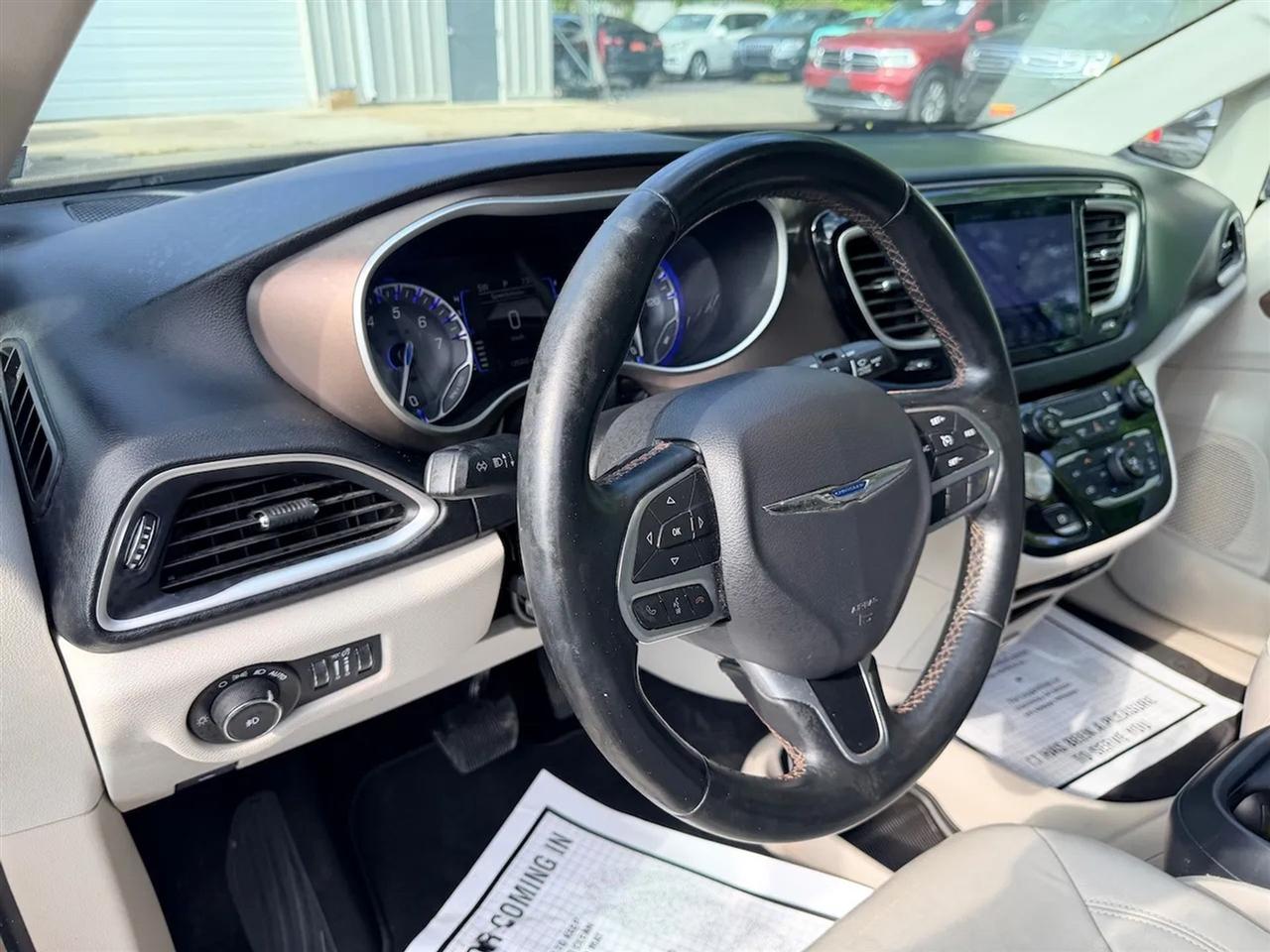 Chrysler Pacifica Touring-L 2017