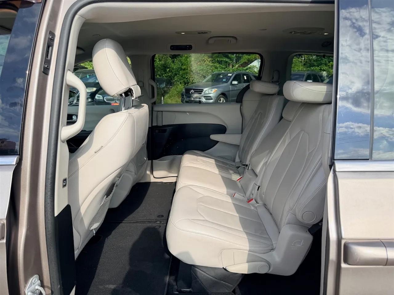 Chrysler Pacifica Touring-L 2017