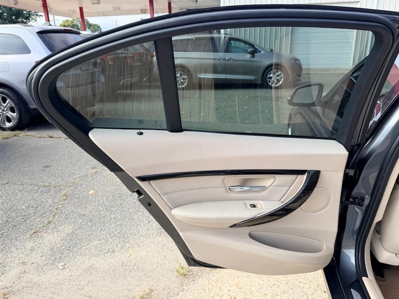BMW 3-Series 335i xDrive Sedan 2013