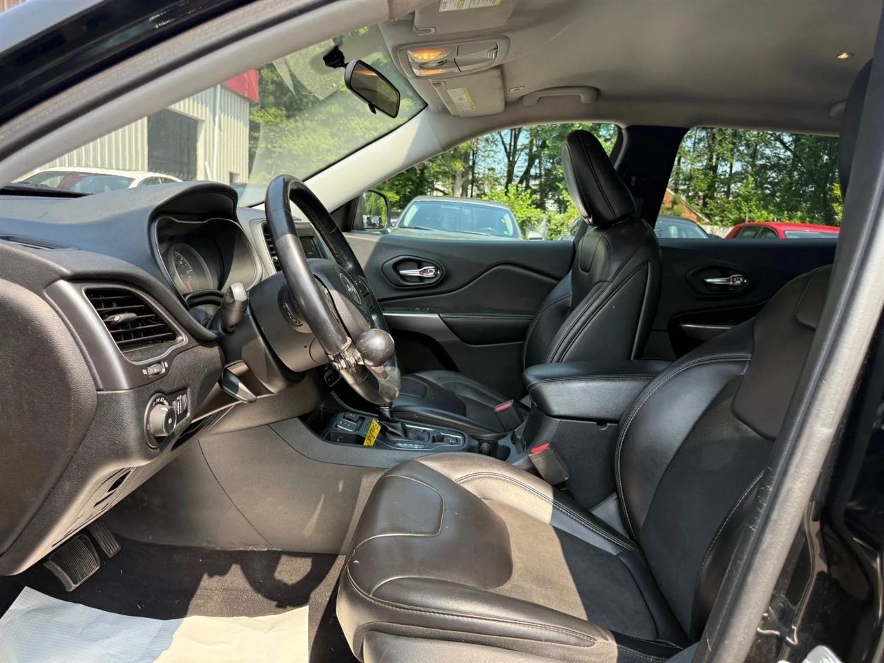 Jeep Cherokee Latitude Plus FWD 2019