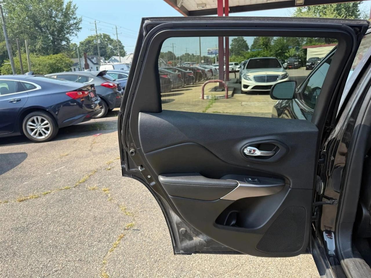 Jeep Cherokee Latitude Plus FWD 2019