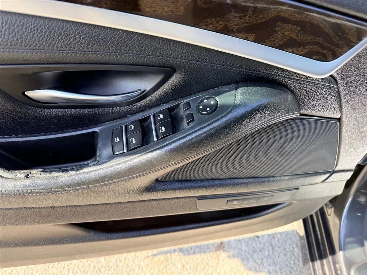 BMW 5-Series 528i xDrive 2015