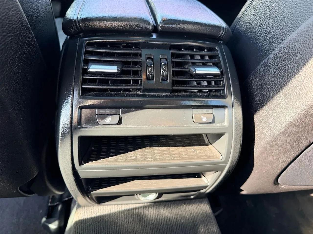BMW 5-Series 528i xDrive 2015