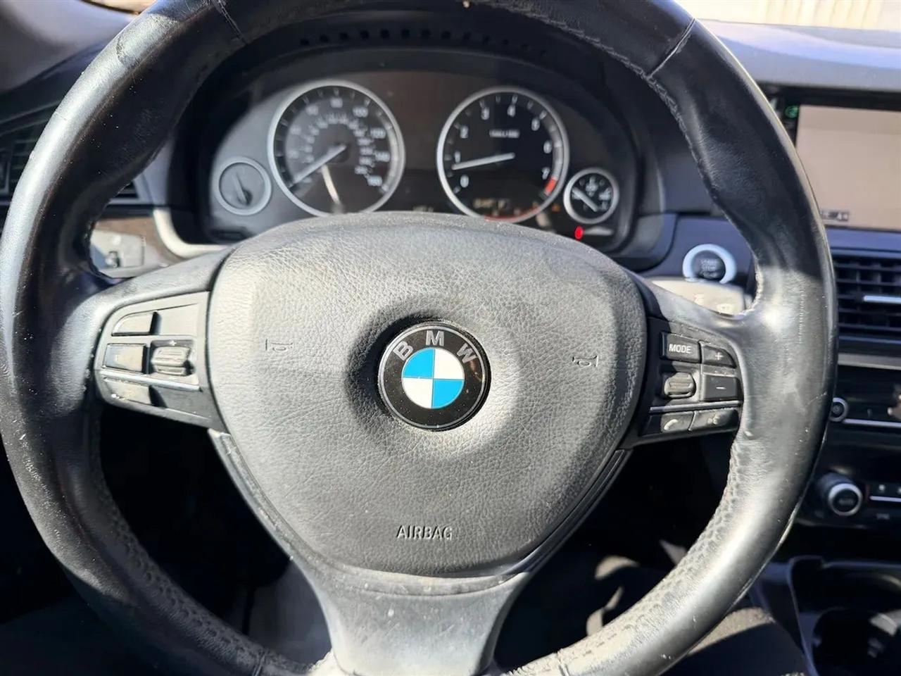 BMW 5-Series 528i xDrive 2015