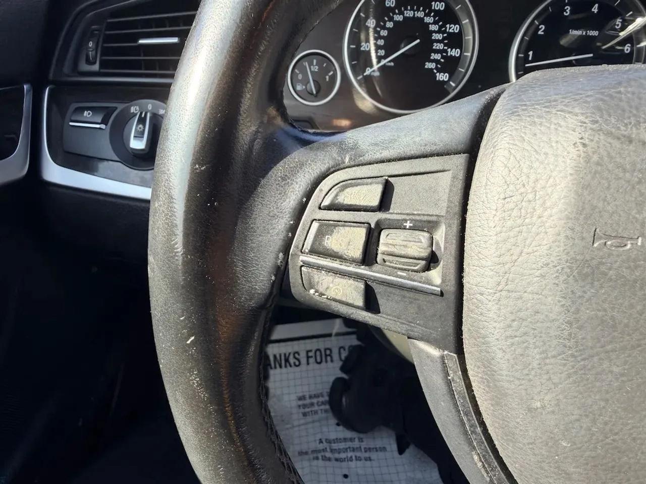 BMW 5-Series 528i xDrive 2015