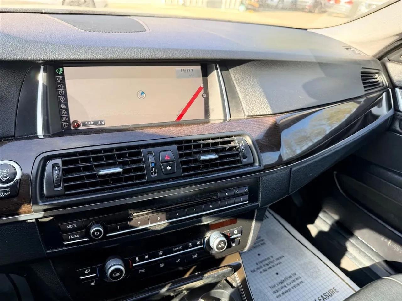 BMW 5-Series 528i xDrive 2015