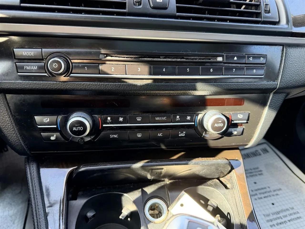 BMW 5-Series 528i xDrive 2015