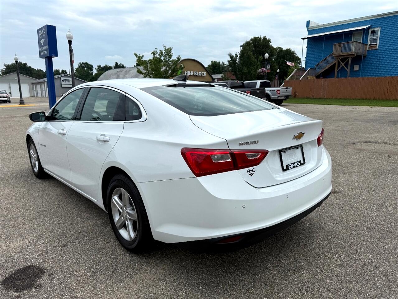 2021 Chevrolet Malibu LS photo 3