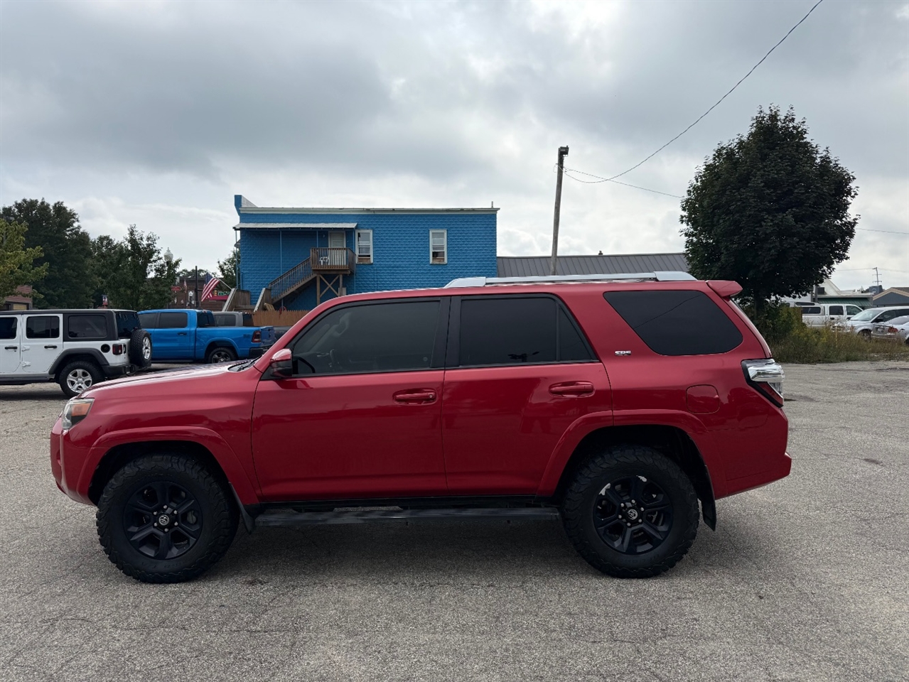 2017 Toyota 4Runner SR5 4WD photo 3