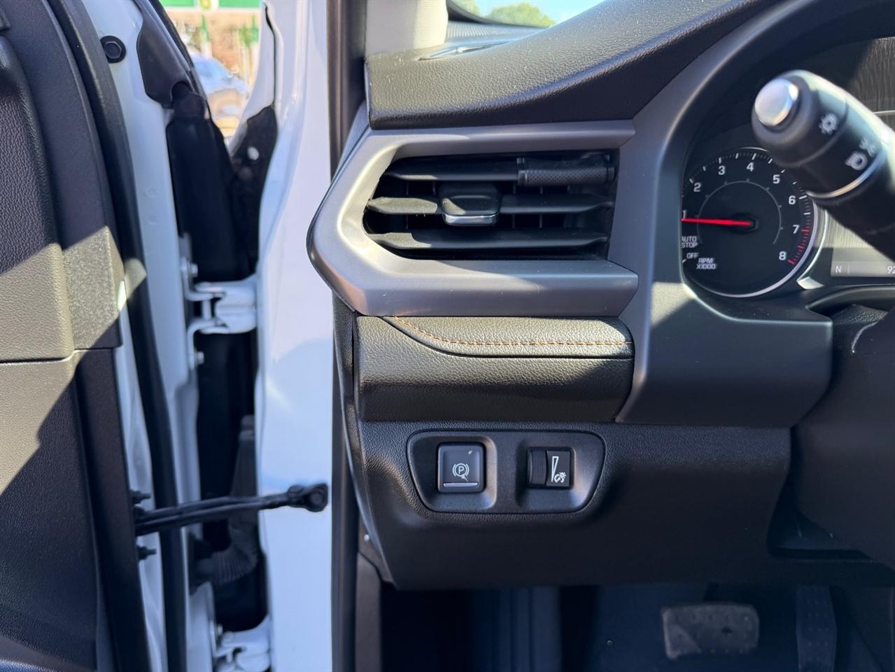 GMC Acadia photo 13