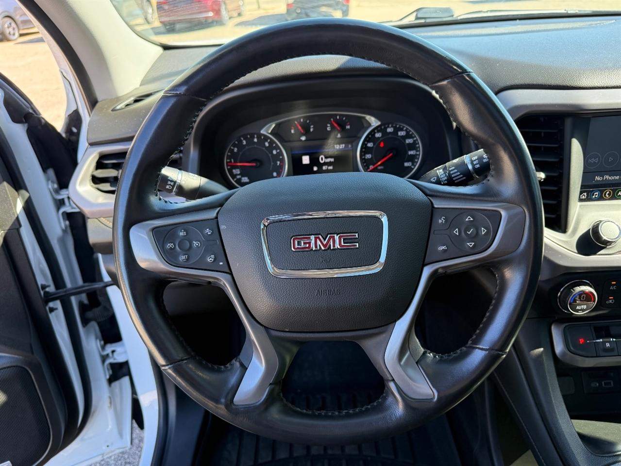 GMC Acadia photo 14