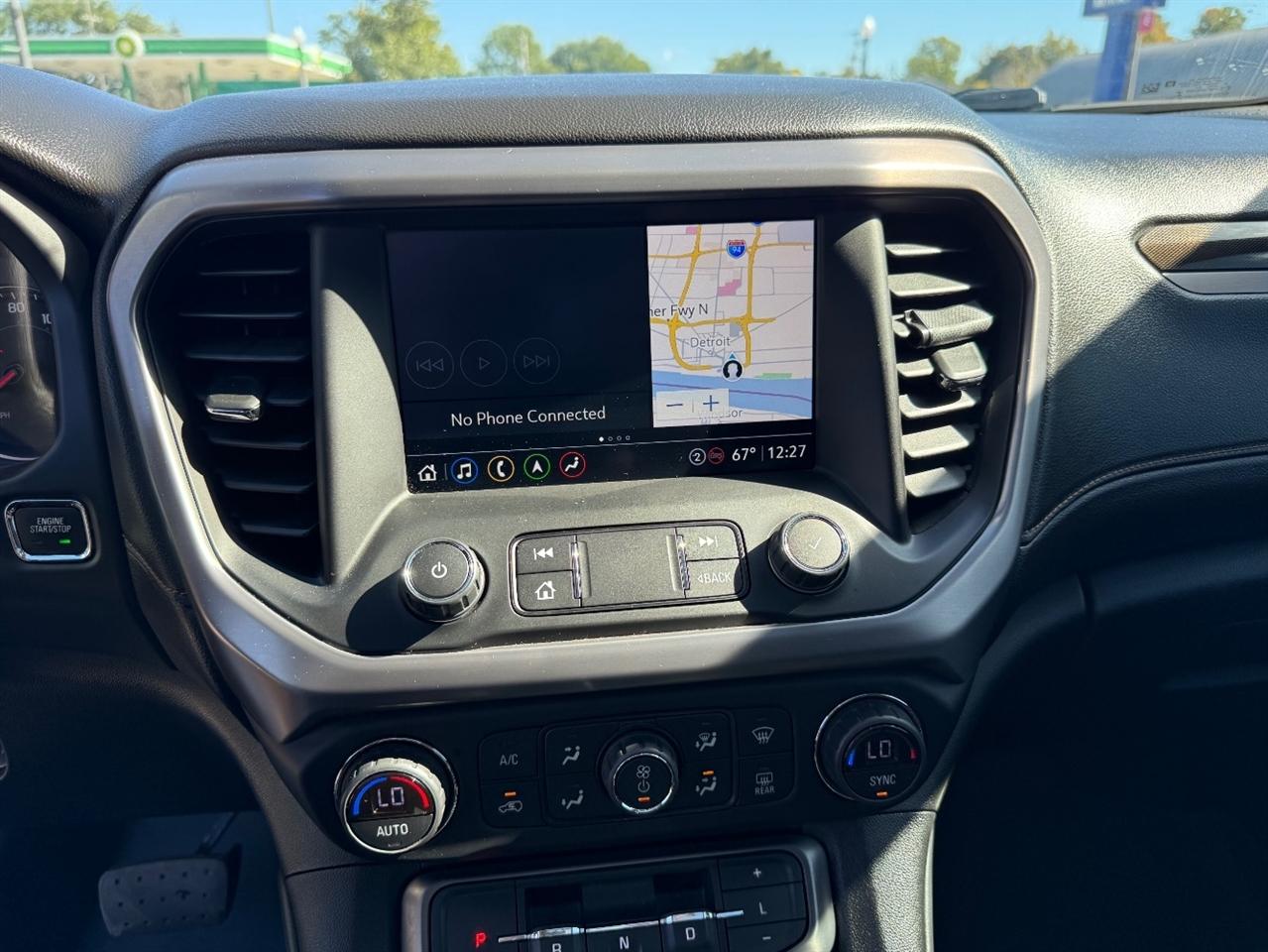 GMC Acadia photo 18