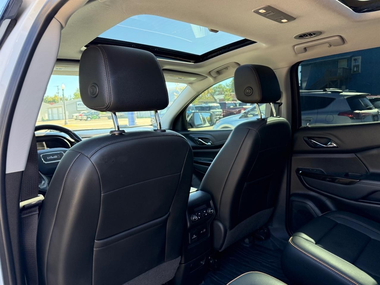 GMC Acadia photo 25