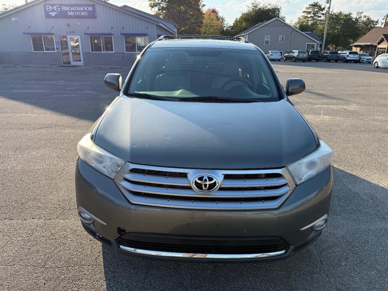 Toyota Highlander photo 8