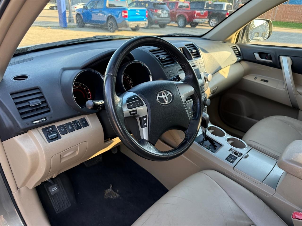 Toyota Highlander photo 15
