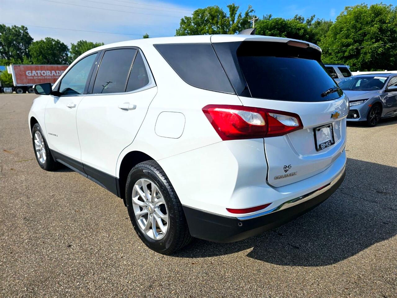 2020 Chevrolet Equinox LT photo 3