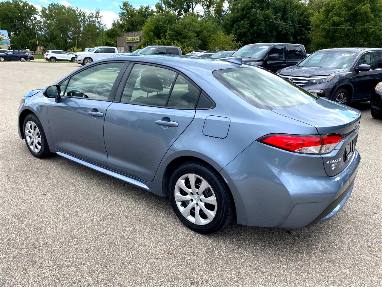 2021 Toyota Corolla LE photo 4
