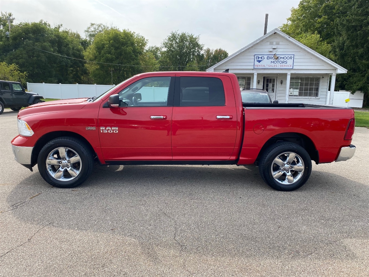 2014 Ram 1500 SLT photo 3