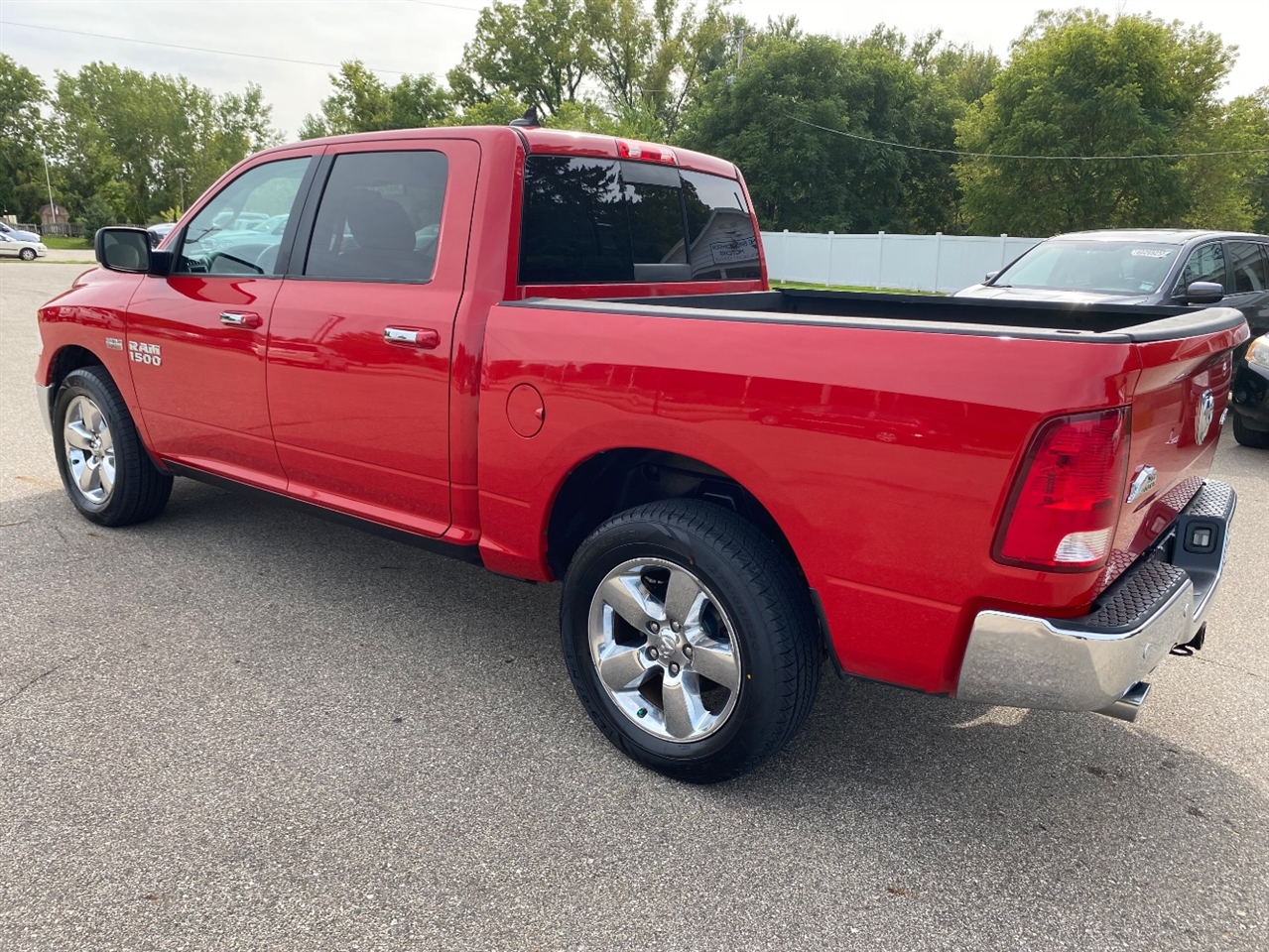2014 Ram 1500 SLT photo 4