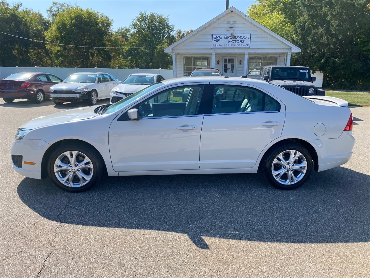 2012 Ford Fusion SE photo 2