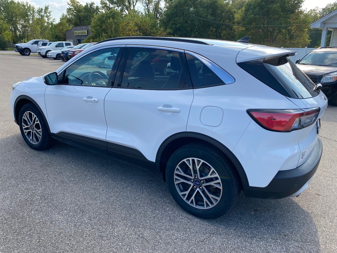 2020 Ford Escape SEL photo 4