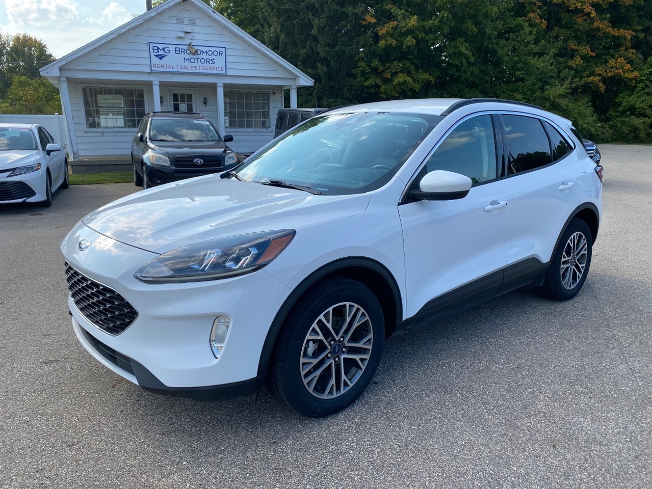 2020 Ford Escape SEL photo 2