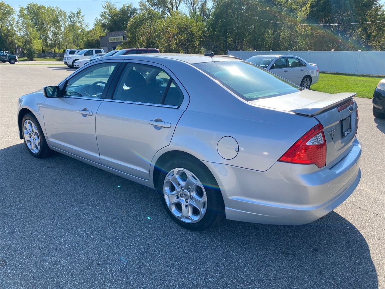 2010 Ford Fusion SE photo 3