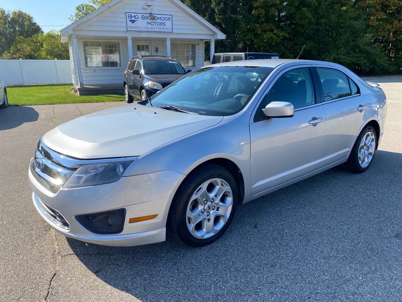 2010 Ford Fusion SE photo 2