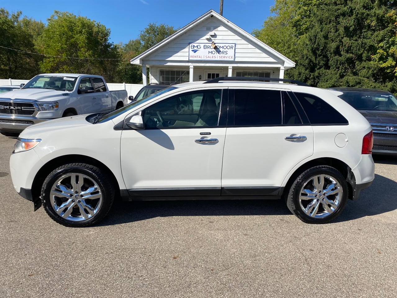 2011 Ford Edge SEL photo 2