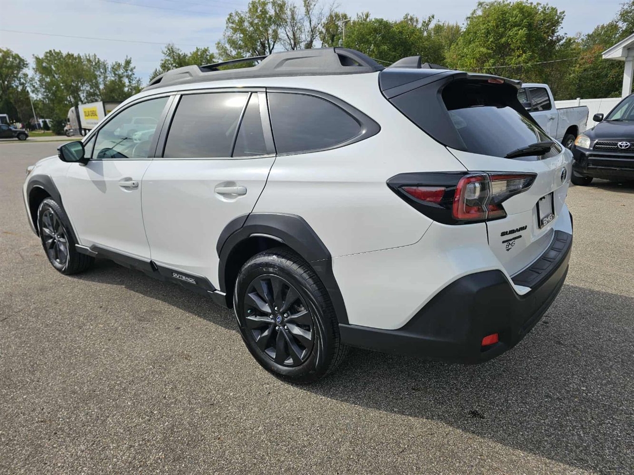 2024 Subaru Outback Onyx Edition photo 3