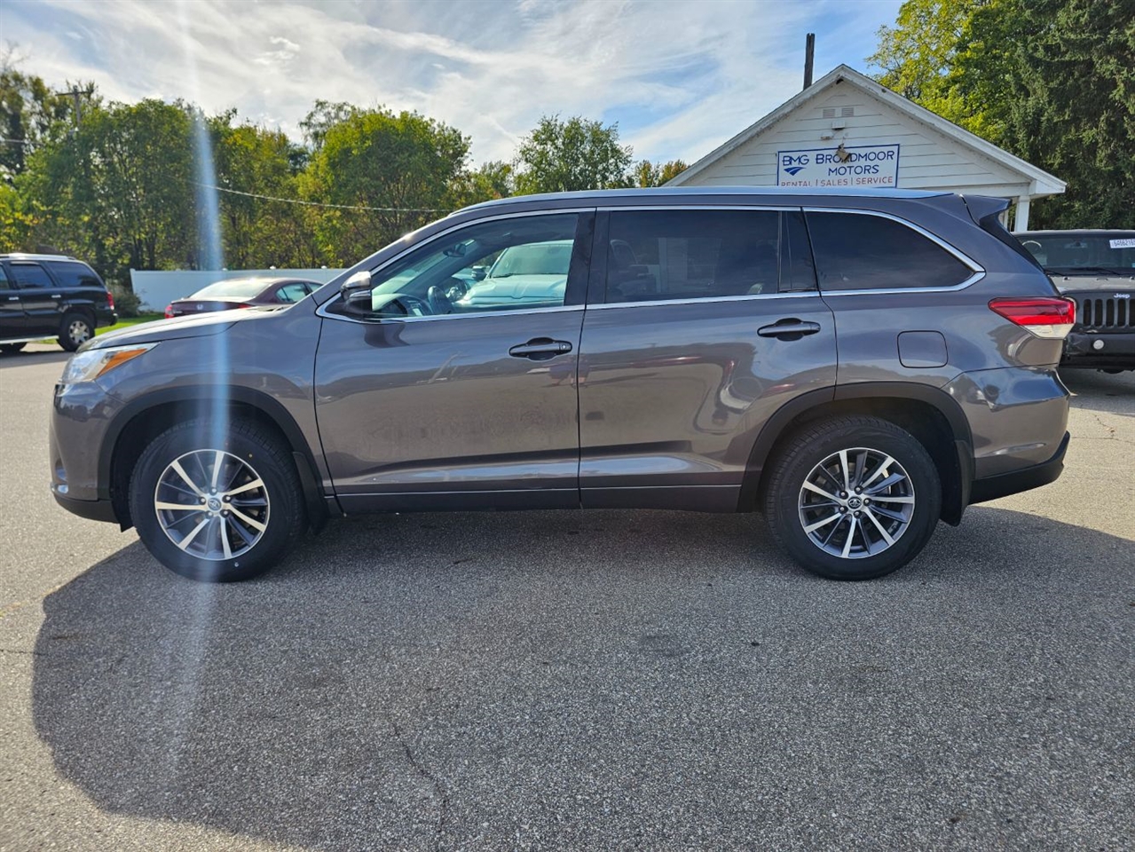 2017 Toyota Highlander XLE photo 2