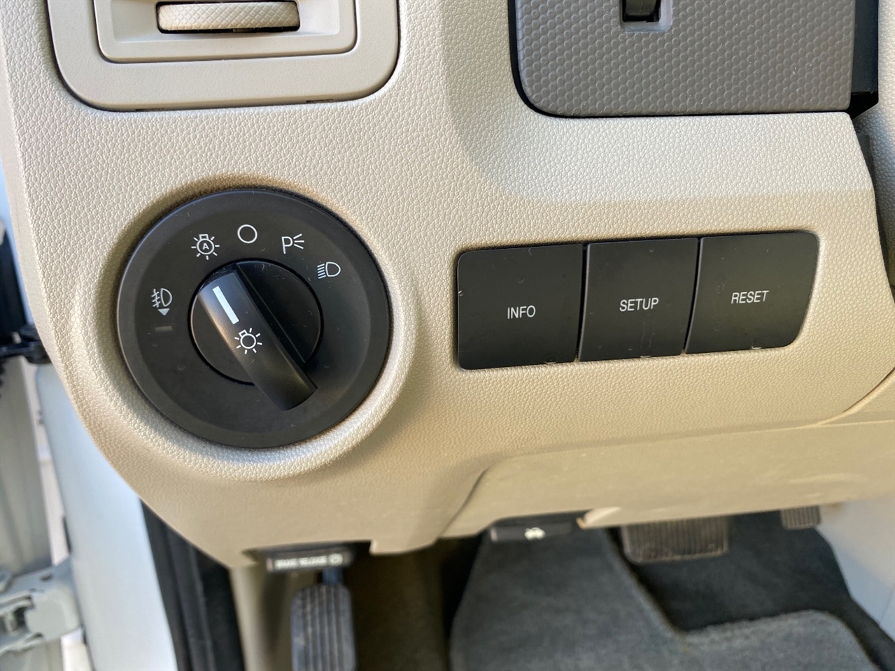 Ford Escape XLT 4WD 2011