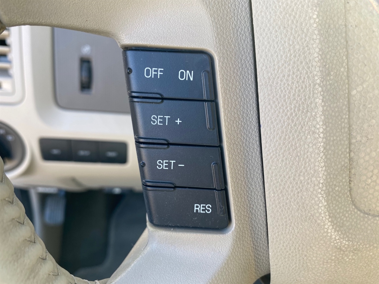 Ford Escape XLT 4WD 2011