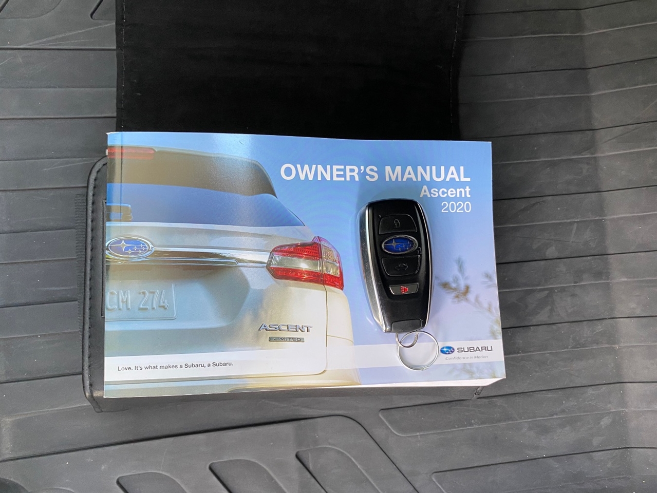 Subaru Ascent Limited w/8-Passenger Technology Pkg 2020