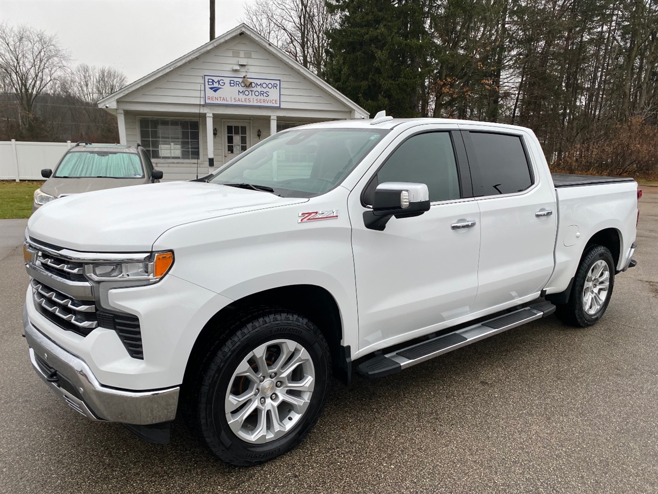 2022 Chevrolet Silverado 1500 LTZ Crew Cab 4WD