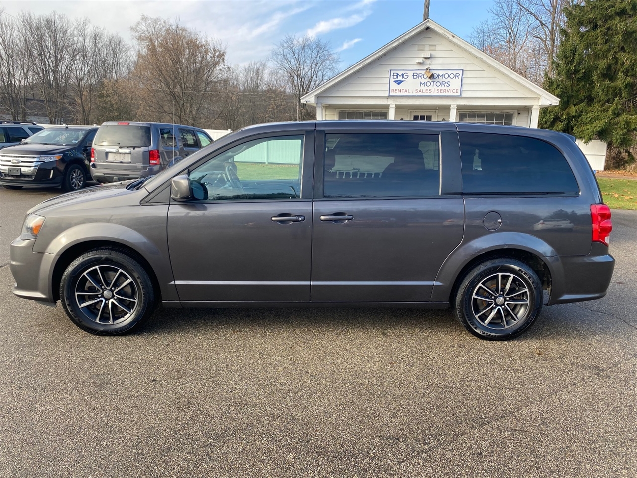 2018 Dodge Grand Caravan SE Plus photo 2