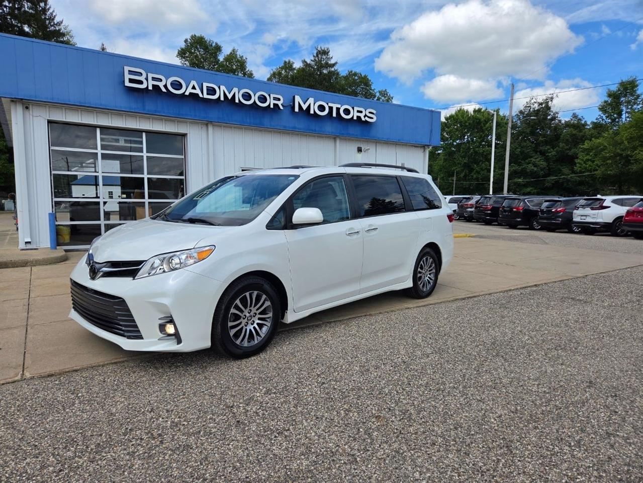 2020 Toyota Sienna XLE