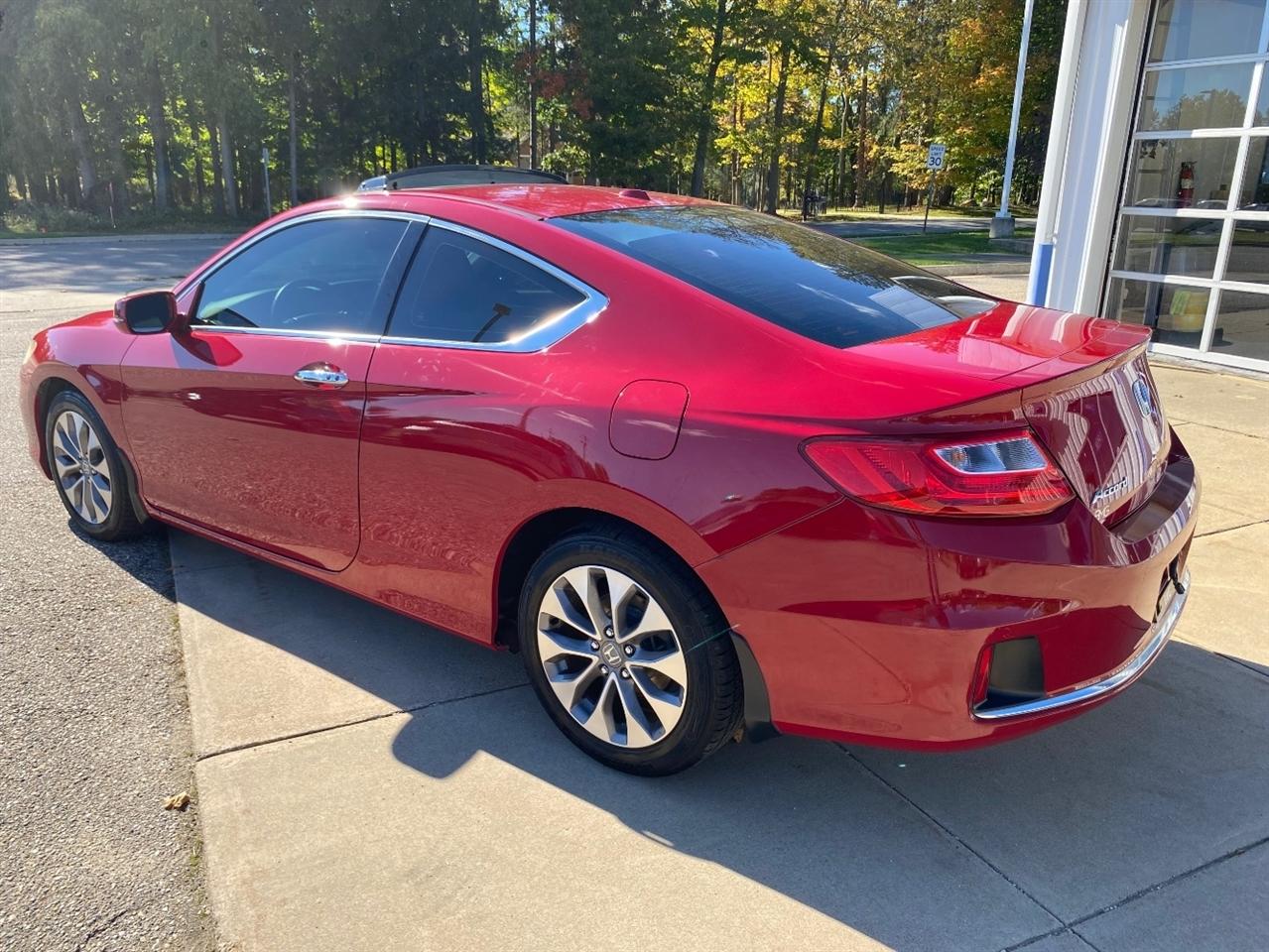 Honda Accord photo 3