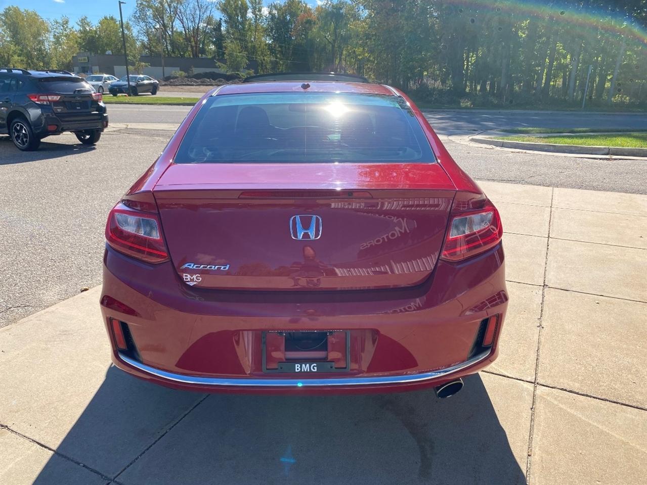 Honda Accord photo 4