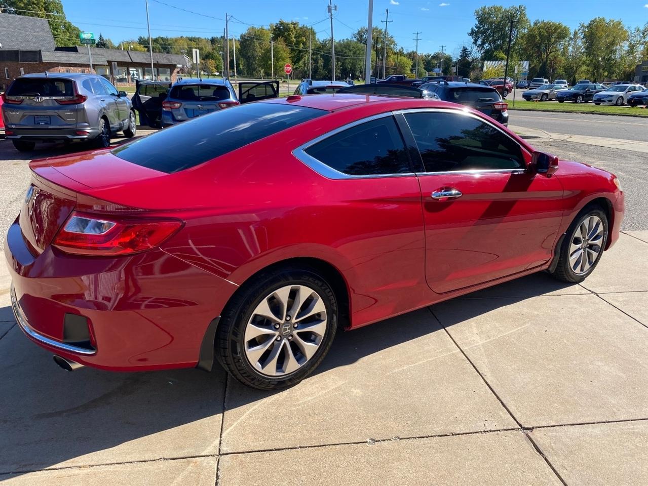 Honda Accord photo 5