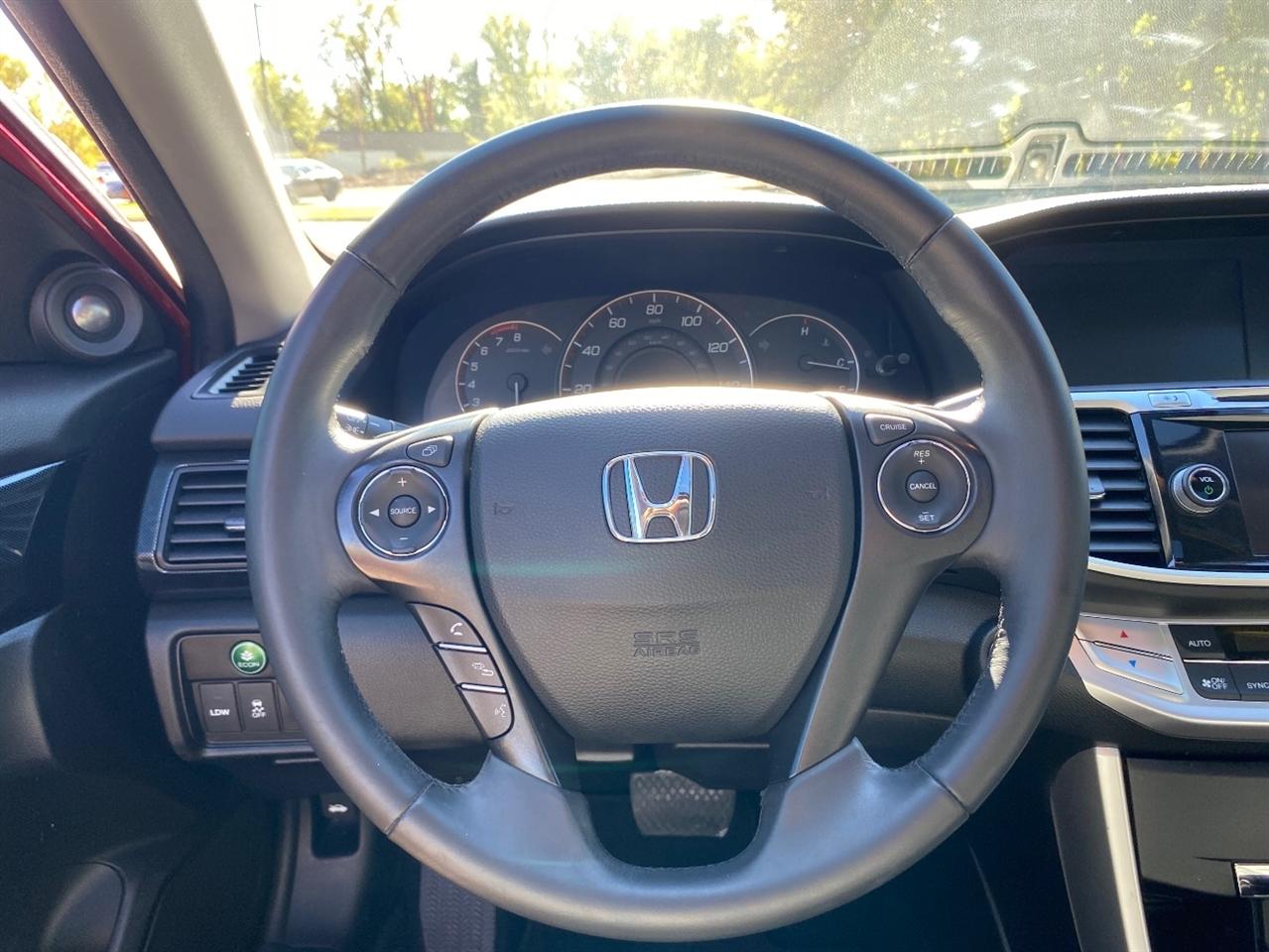 Honda Accord photo 17