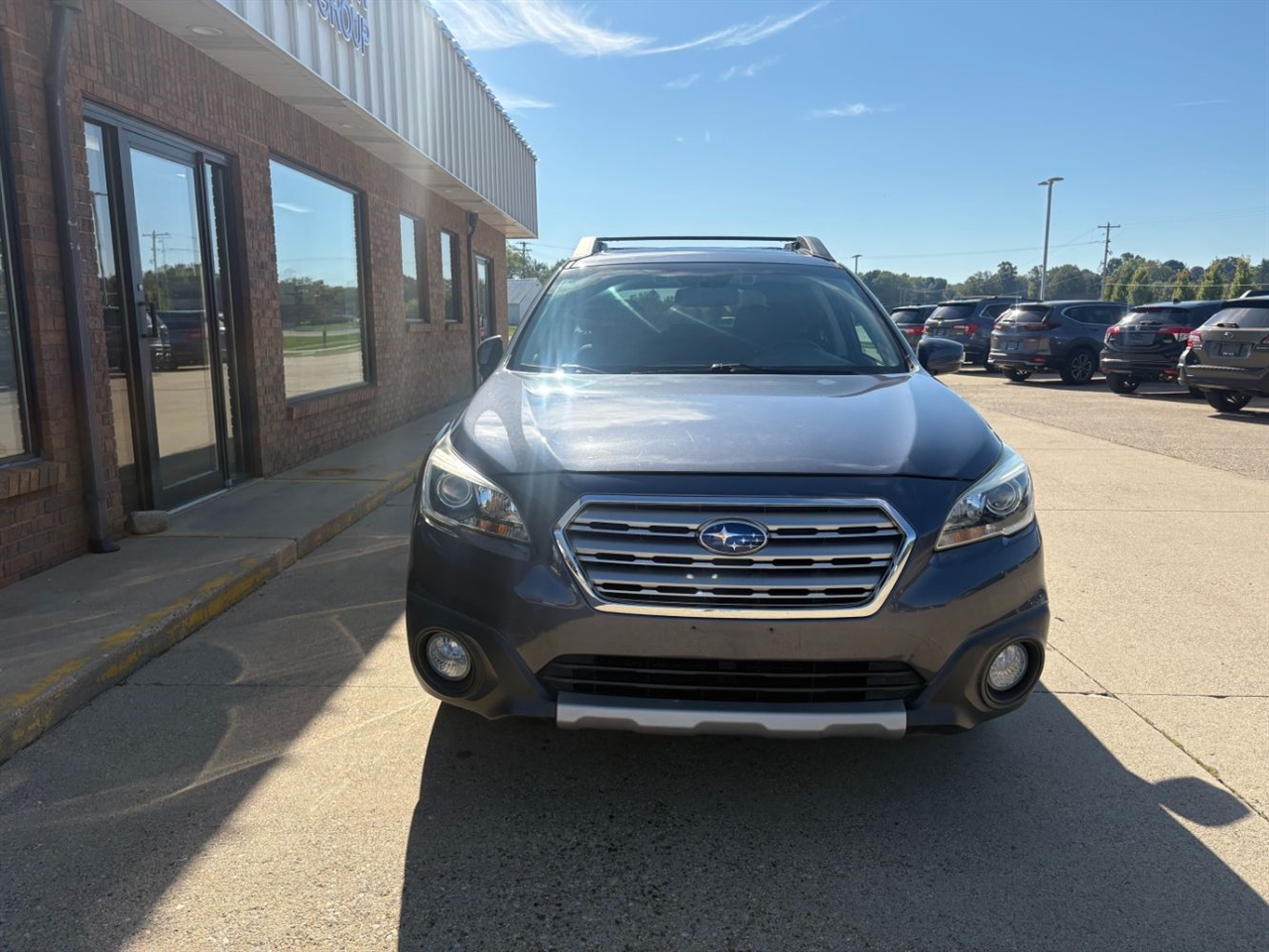 2015 Subaru Outback 2.5i Limited photo 2