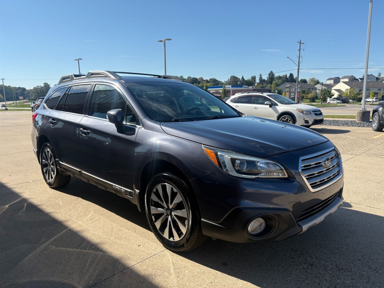 2015 Subaru Outback 2.5i Limited photo 3
