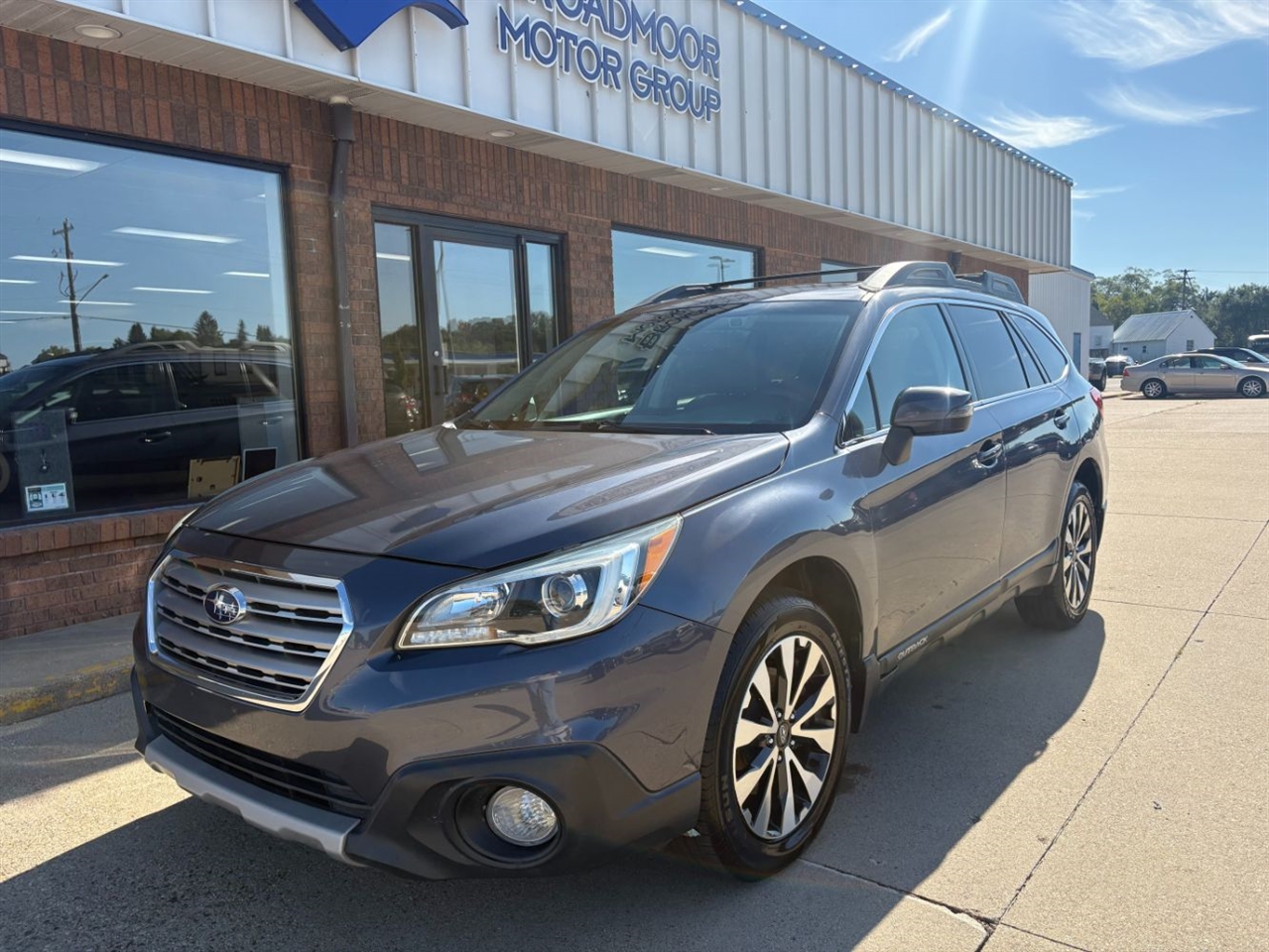 2015 Subaru Outback 2.5i Limited photo 2