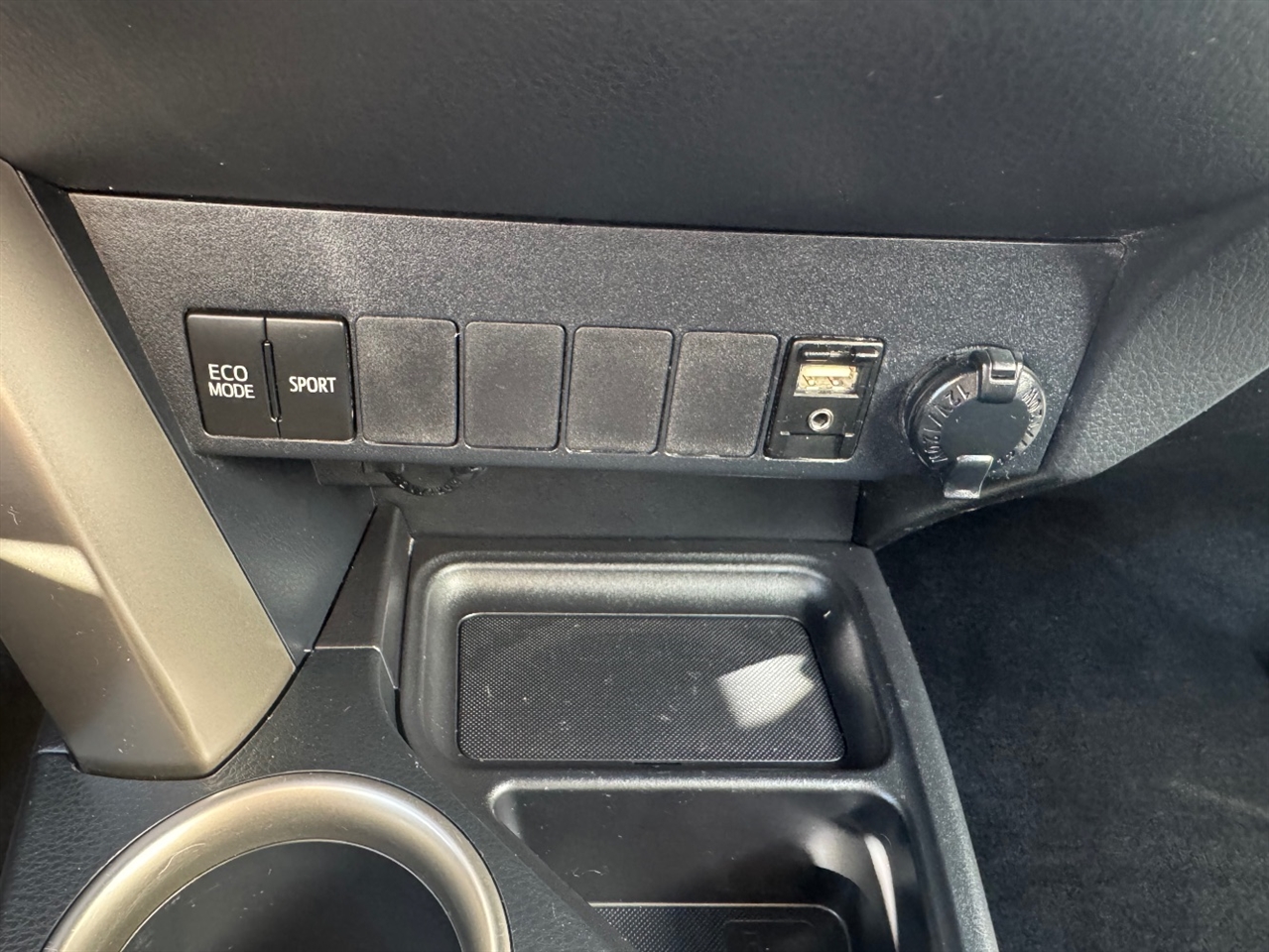 Toyota RAV4 LE AWD 2014