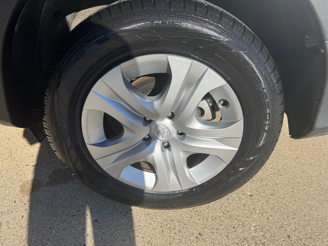 Toyota RAV4 LE AWD 2014