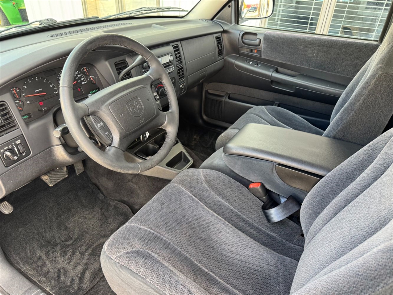 Dodge Dakota SLT Club Cab 4WD 2004